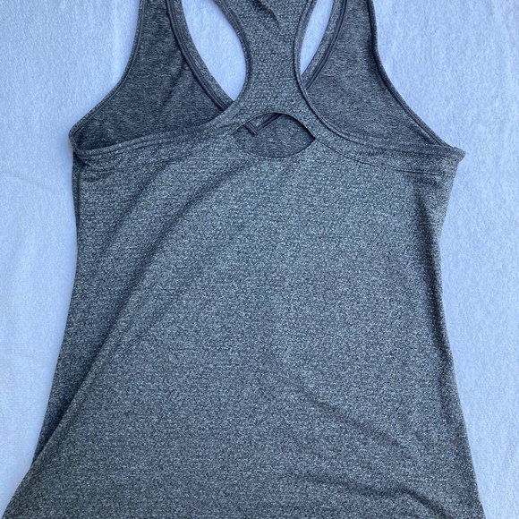 Adidas tech-fit razorback gray tank, M - Picture 2 of 2